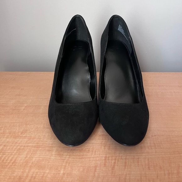 Justfab black pumps. Size 9. Never worn. - Picture 2 of 5